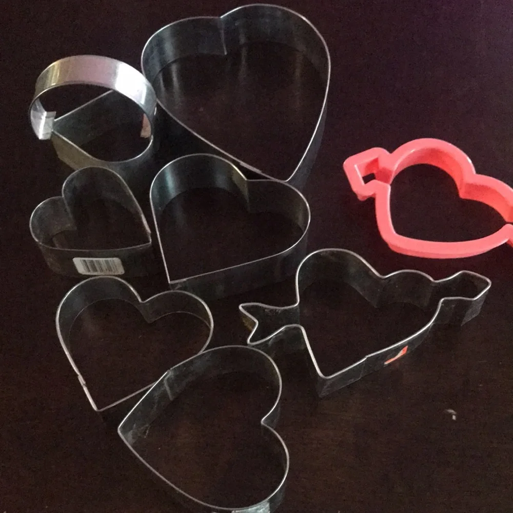 Metal Heart Cookie Cutters Valentine’s Day Cupid Love Lot of 7 Various Sizes